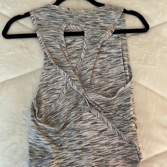 Lululemon black and white cropped tank - Picture 2 of 2